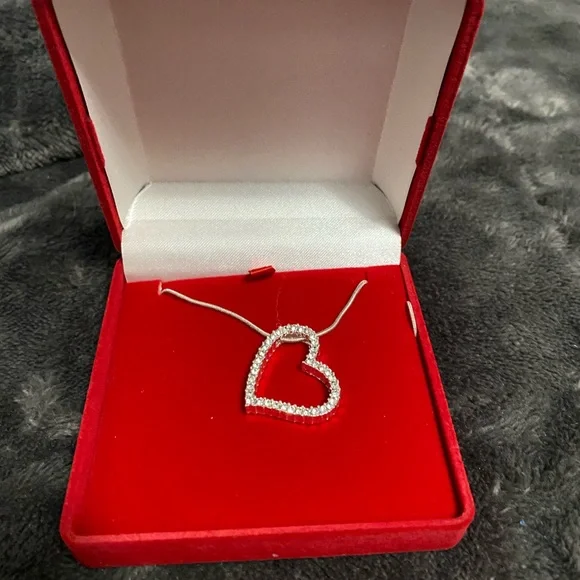 Necklace - Picture 1 of 3